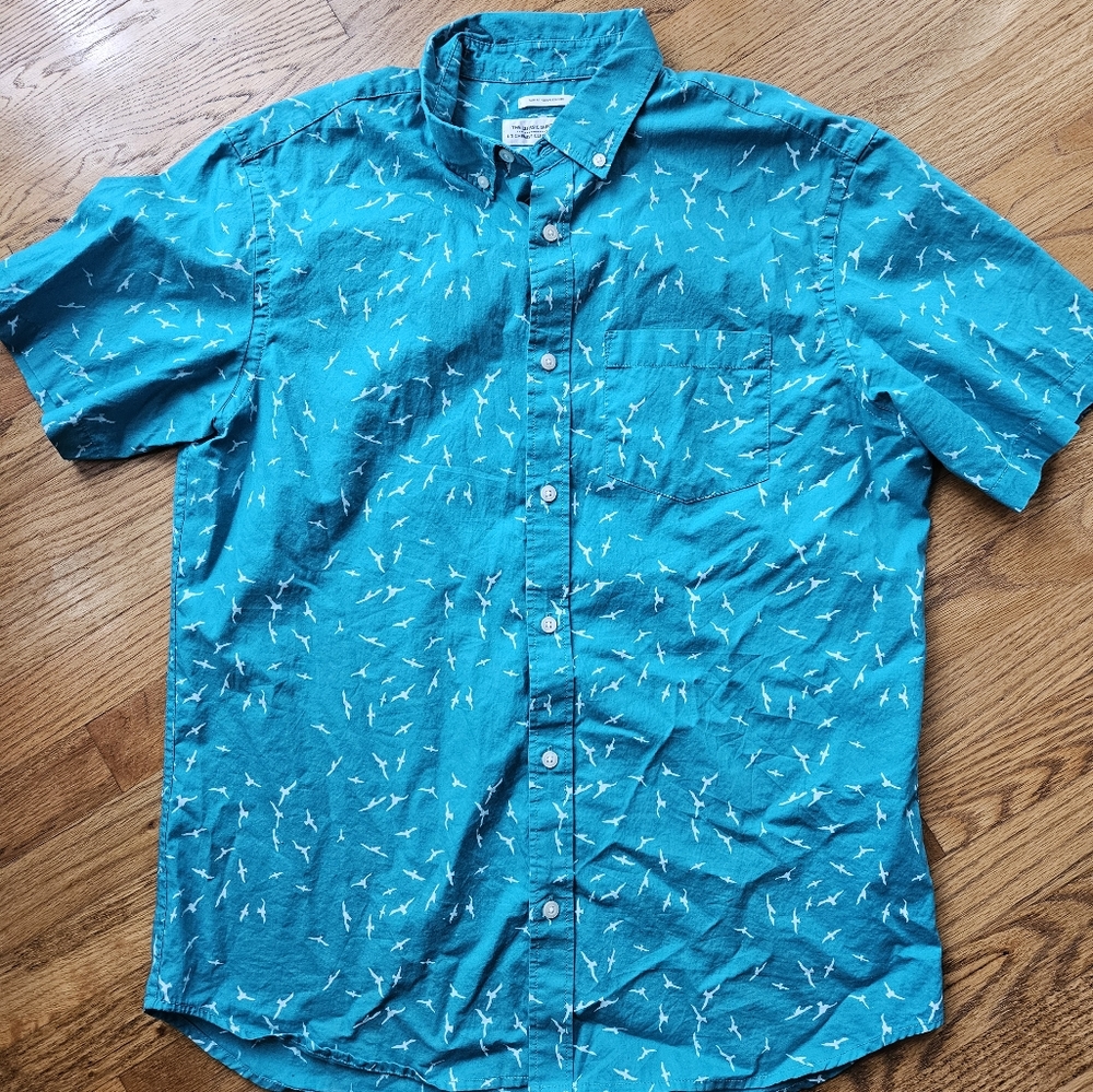 Men's Old Navy Aqua Bird Short Sleeve Button Shirt